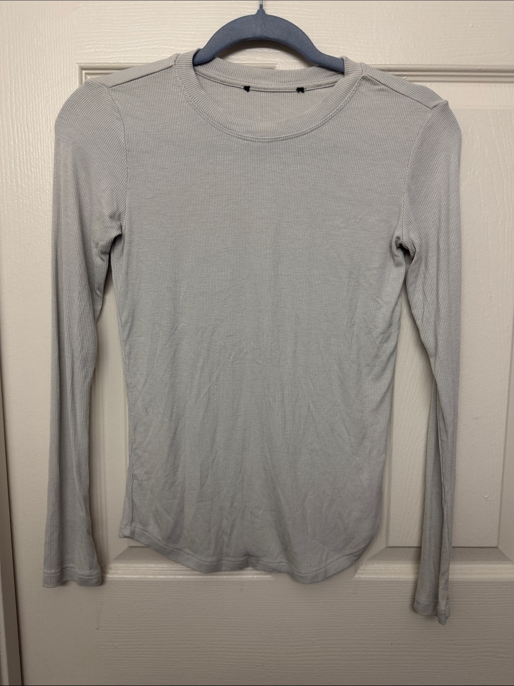 Women's Long-Sleeve Ribbed Crewneck Top - Light Gray
